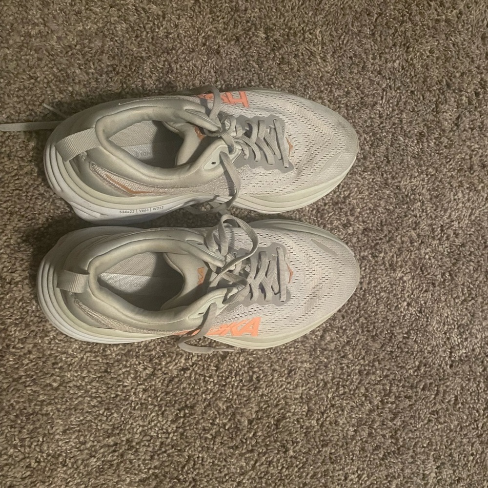 Hokas